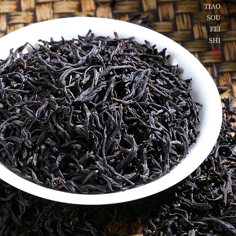 Floral Fragrance Lapsang Souchong Black Tea Strong Aroma Tea Leaves - 250g Gift Box |       Traditional smoking craft, pine wood aroma and floral sweetness