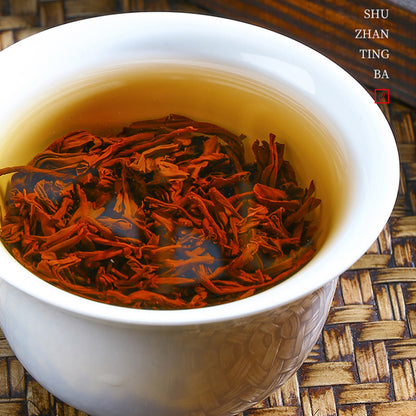 Floral Fragrance Lapsang Souchong Black Tea Strong Aroma Tea Leaves - 250g Gift Box |       Traditional smoking craft, pine wood aroma and floral sweetness